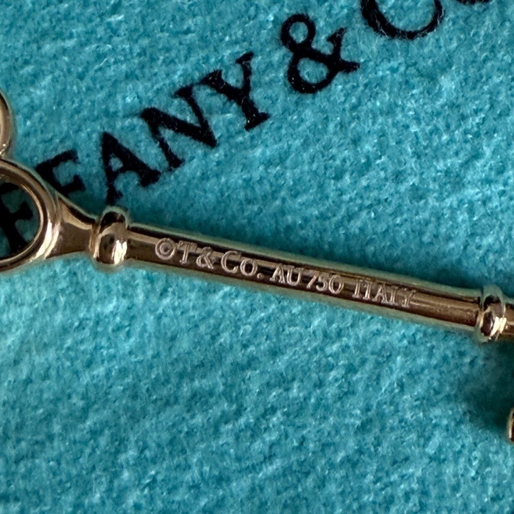 Tiffany & Co 18K Knot Key Pendant 3.06g T.W Rose Gold L-1.75"x W-.75 Celtic Knot - Picture 6 of 10